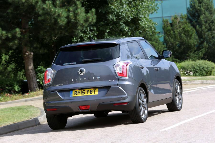  SsangYong Tivoli XDi 2015 года  (UK) (фото 9 из 21)